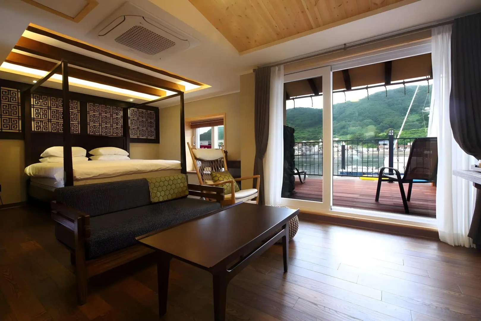 Hansan Marina Hotel & Resort