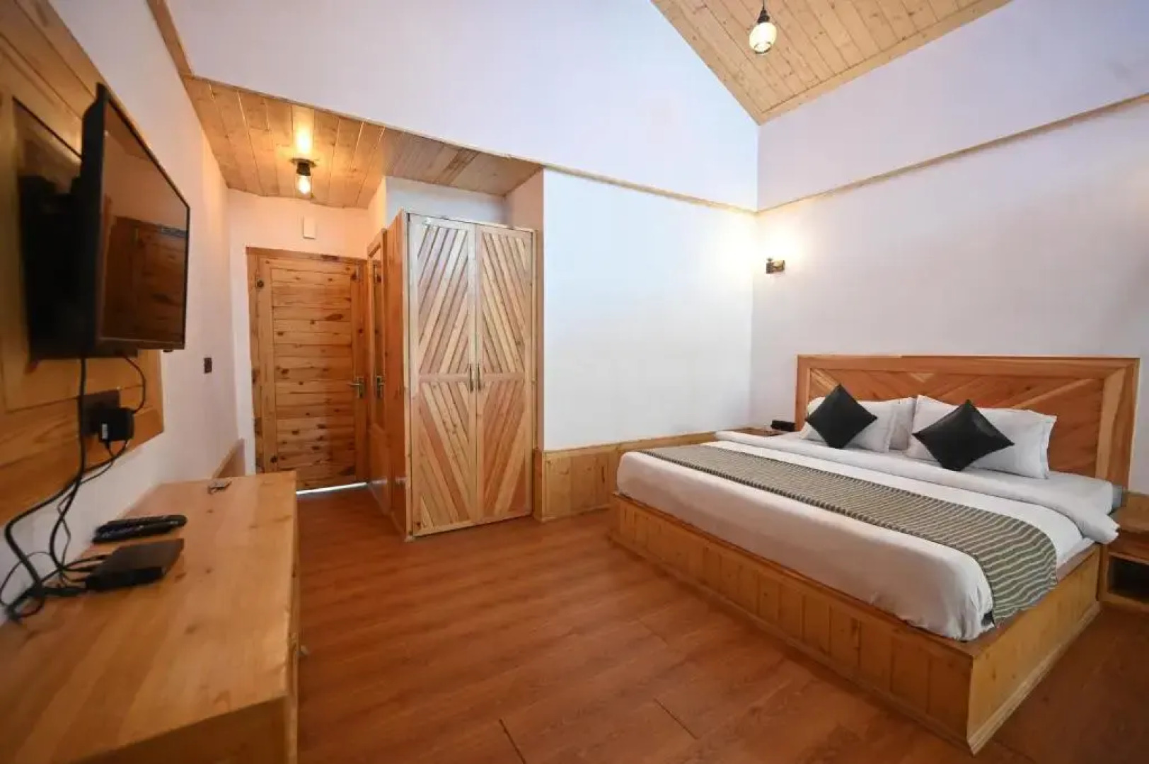 The Woodward Two By Oyo Room