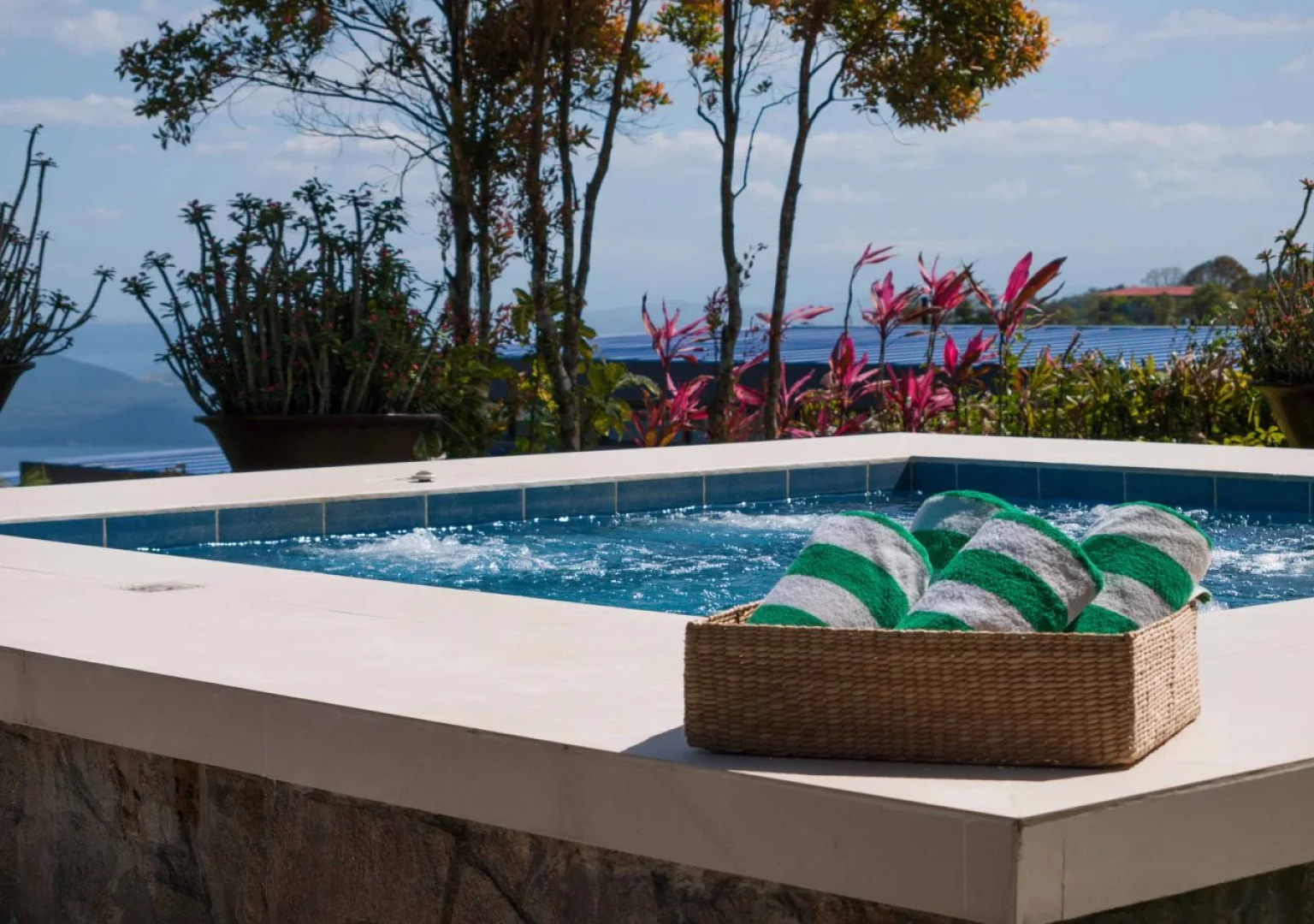 Discovery Country Suites