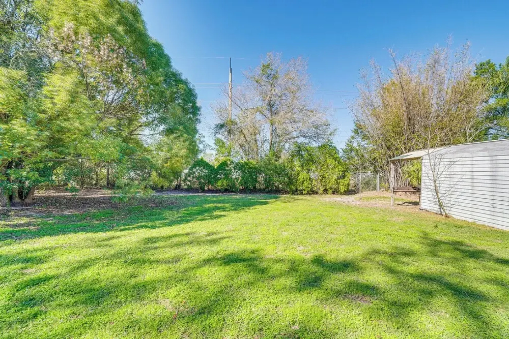 Spring Hill Home - 3 Mi to Weeki Wachee Springs!