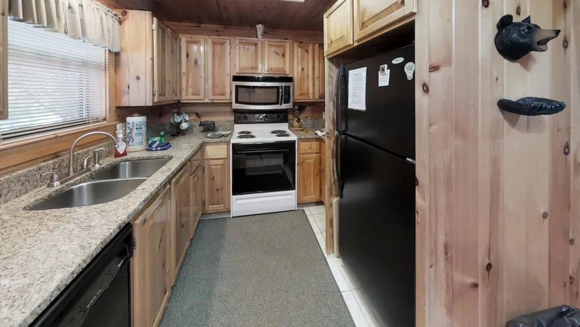 Bearly Visible - 2 Br Cabin