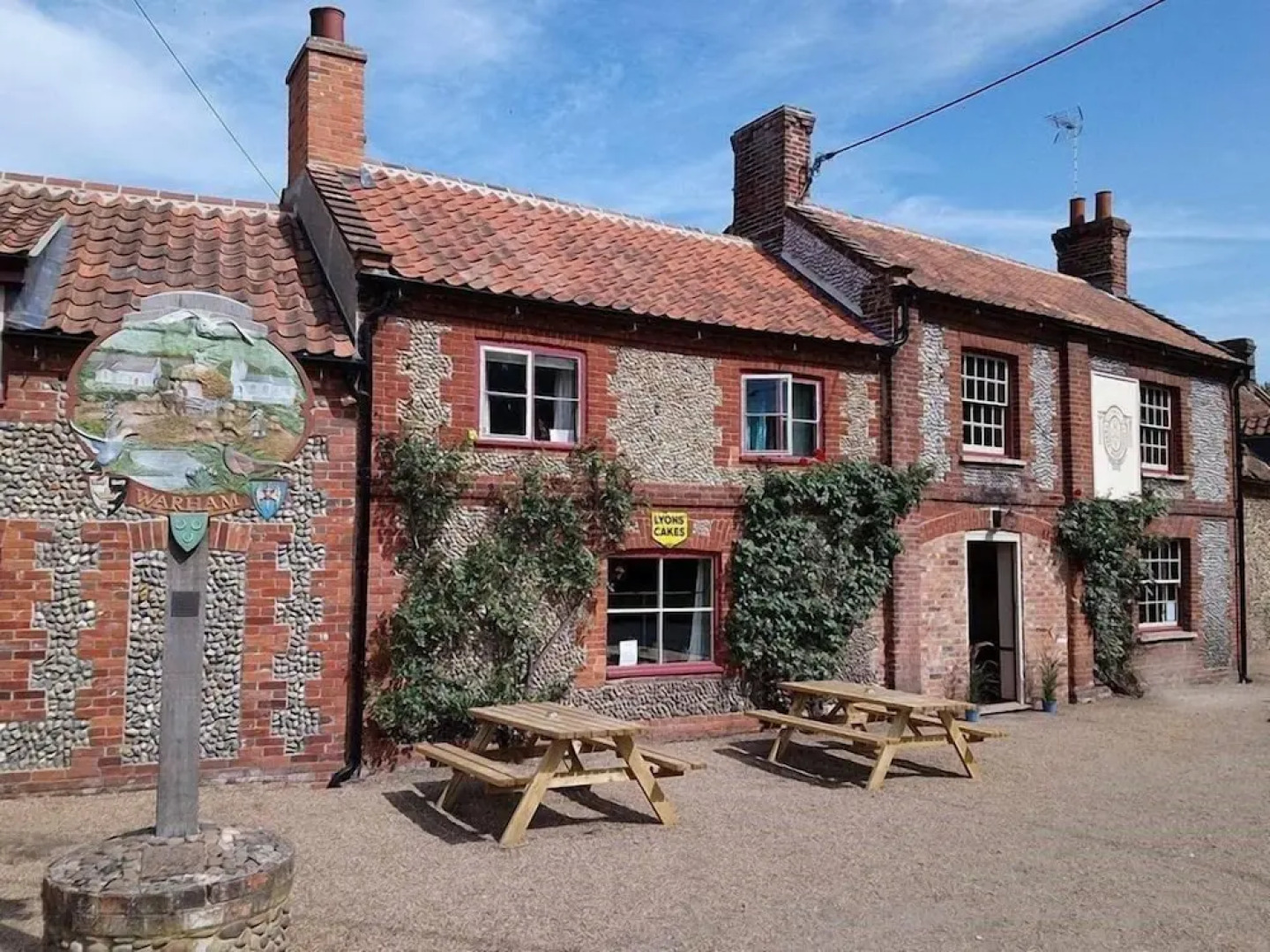 The Three Horseshoes Warham