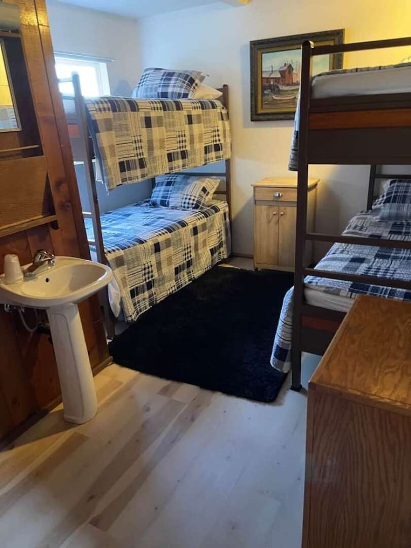 Curley's Resort & Dive Center