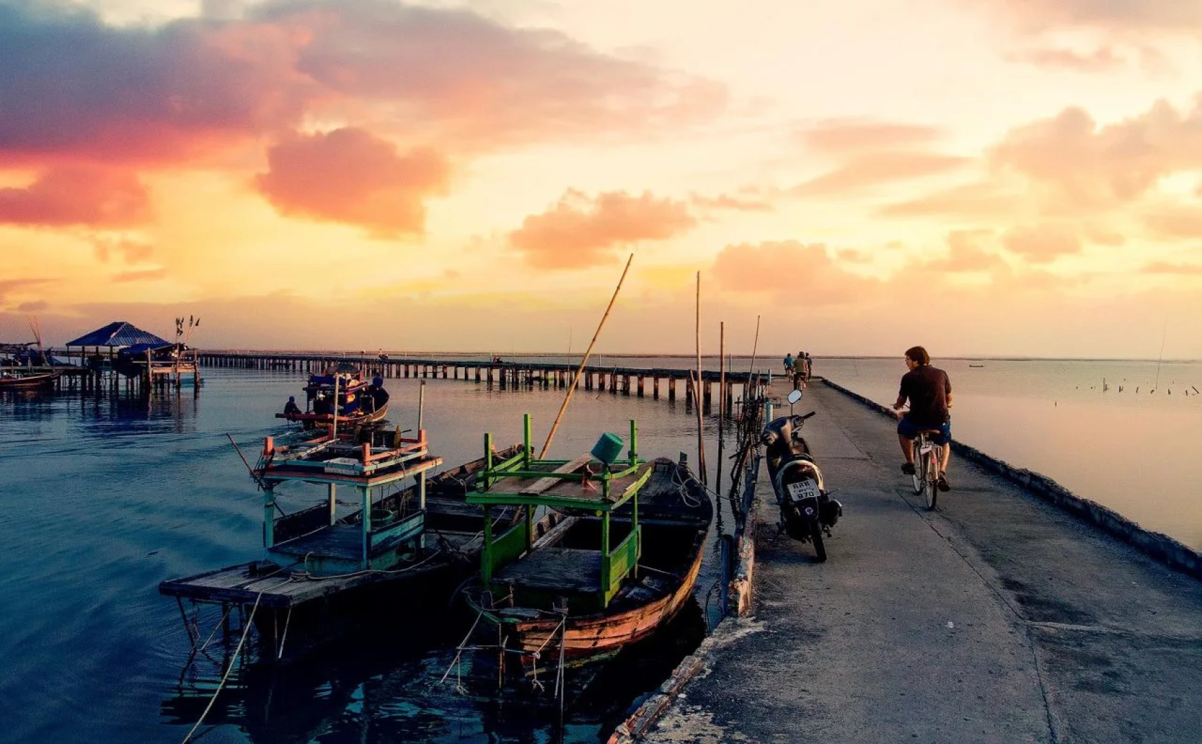 Kroque Boutique & Bistro