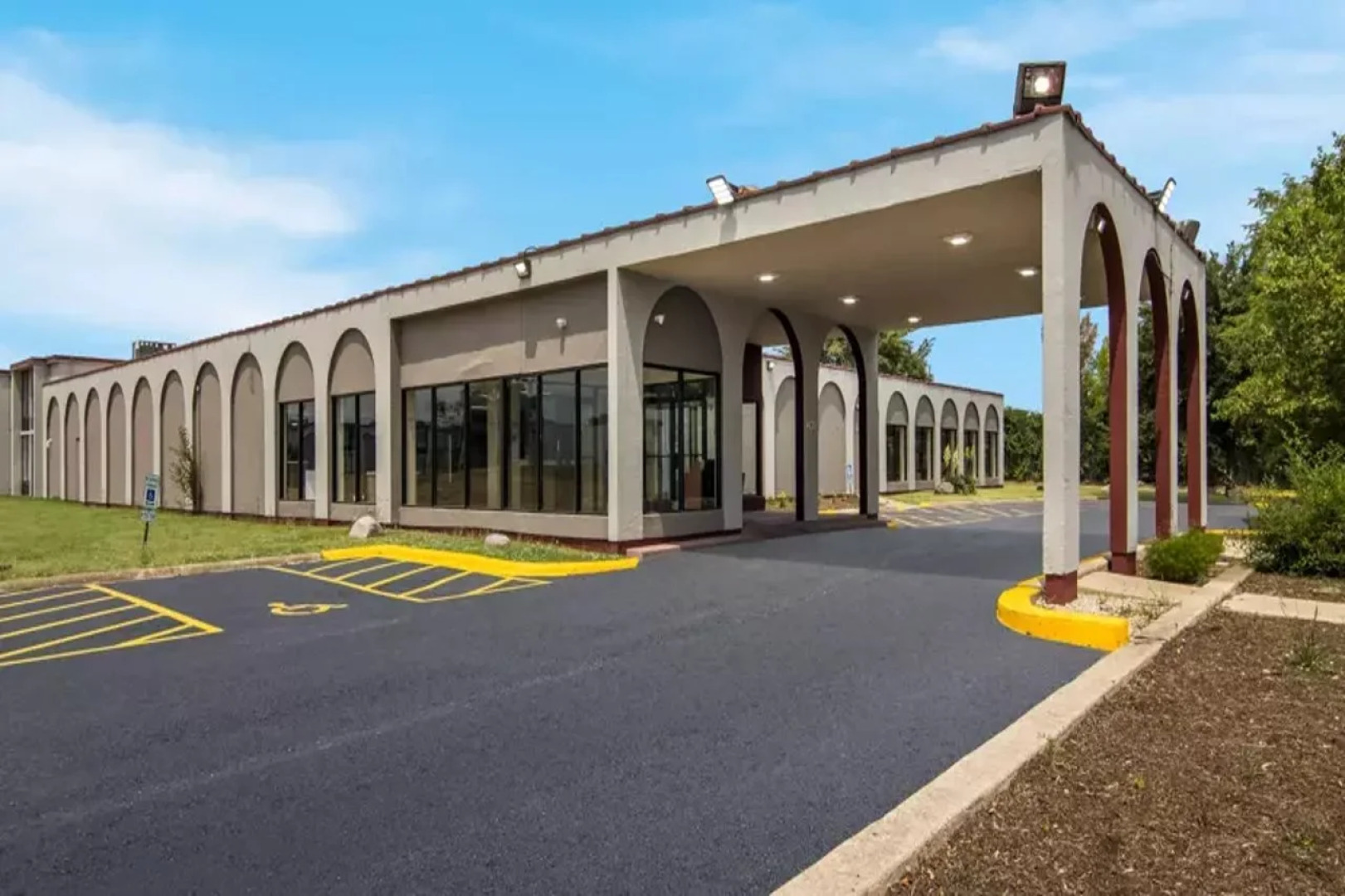 Red Roof Inn & Conference Center Chicago - N Aurora/ Naperville