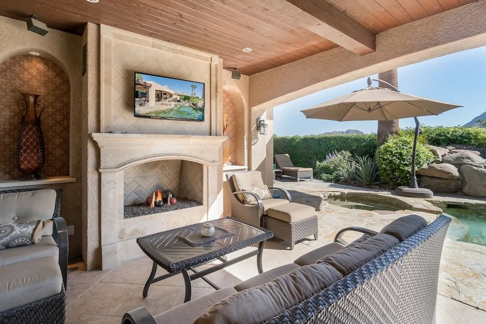 Indian Wells 3br/ 2ba Pool,jacuzzi/ Bbq 3 Bedroom Home