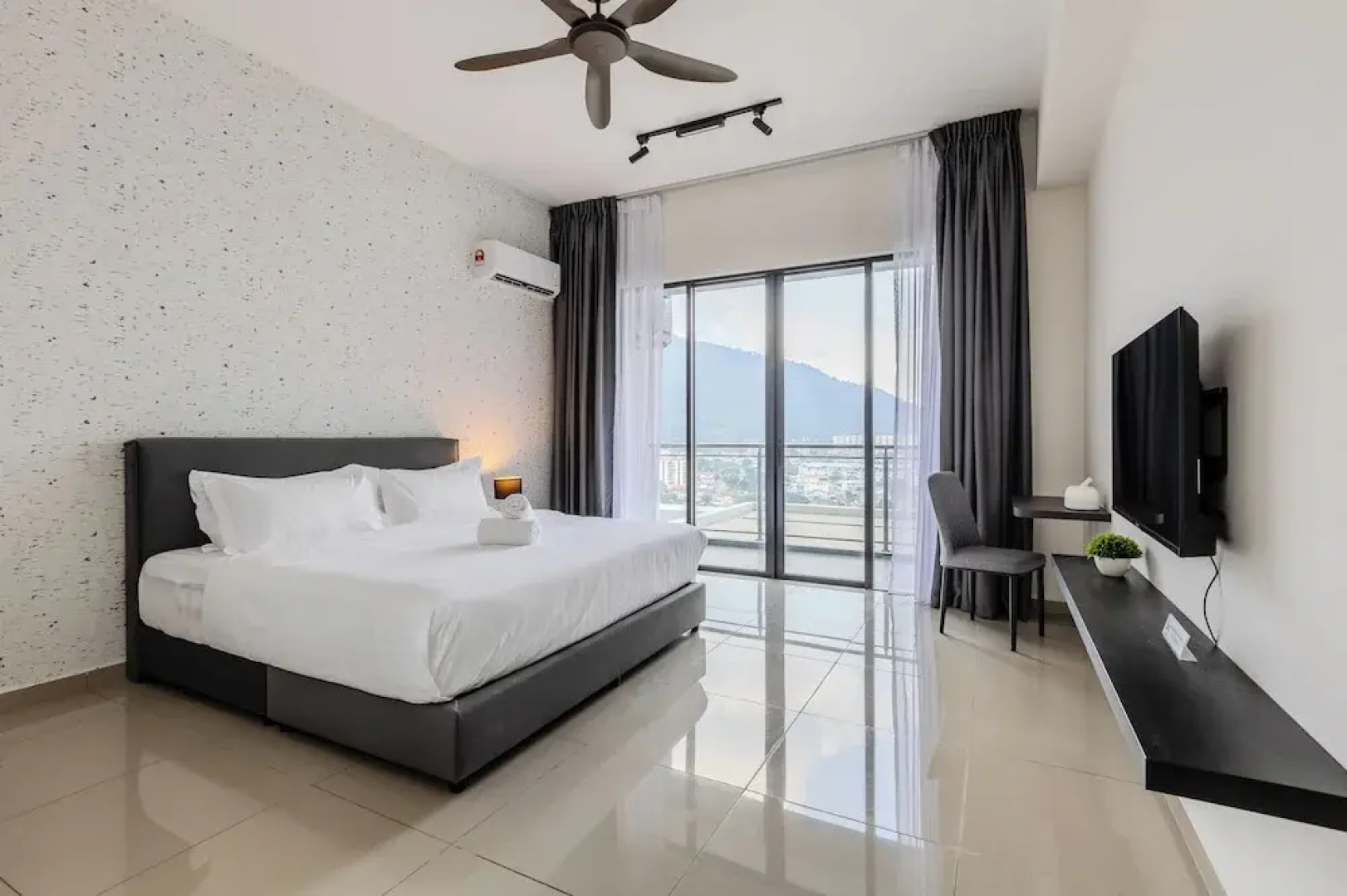 Sunshine Residence Suites