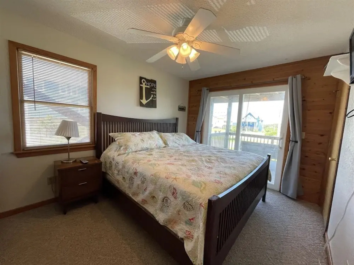 Hatteras Hideaway 3 Bedroom Cottage by RedAwning