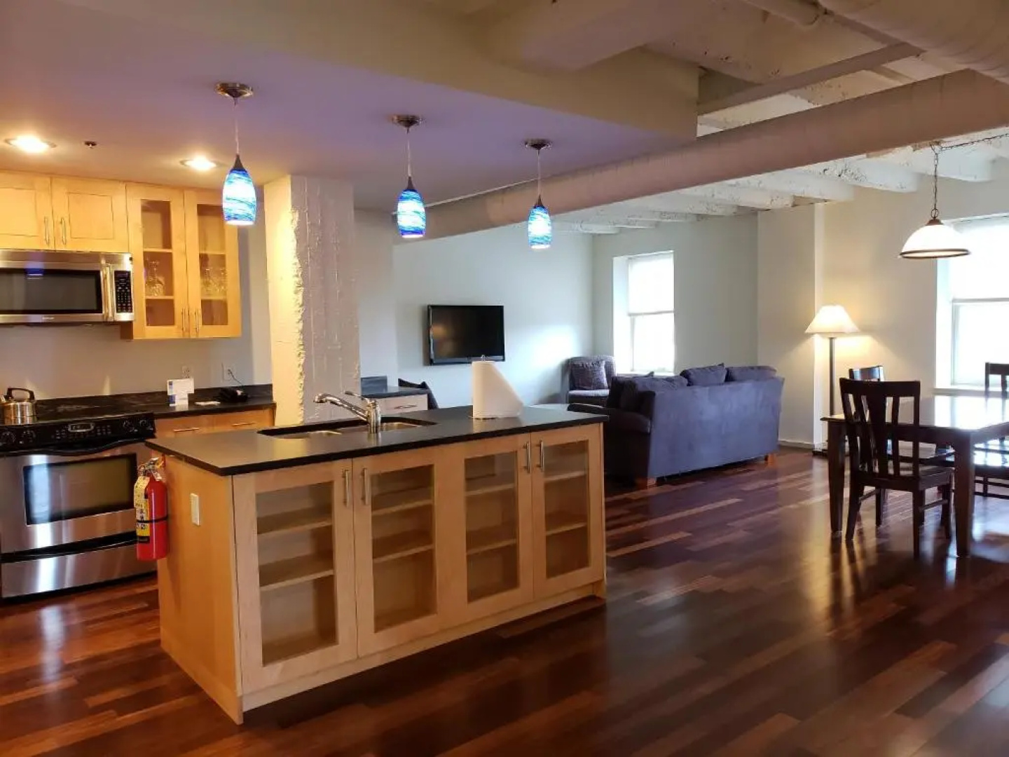 Grand Eastonian Hotel & Suites