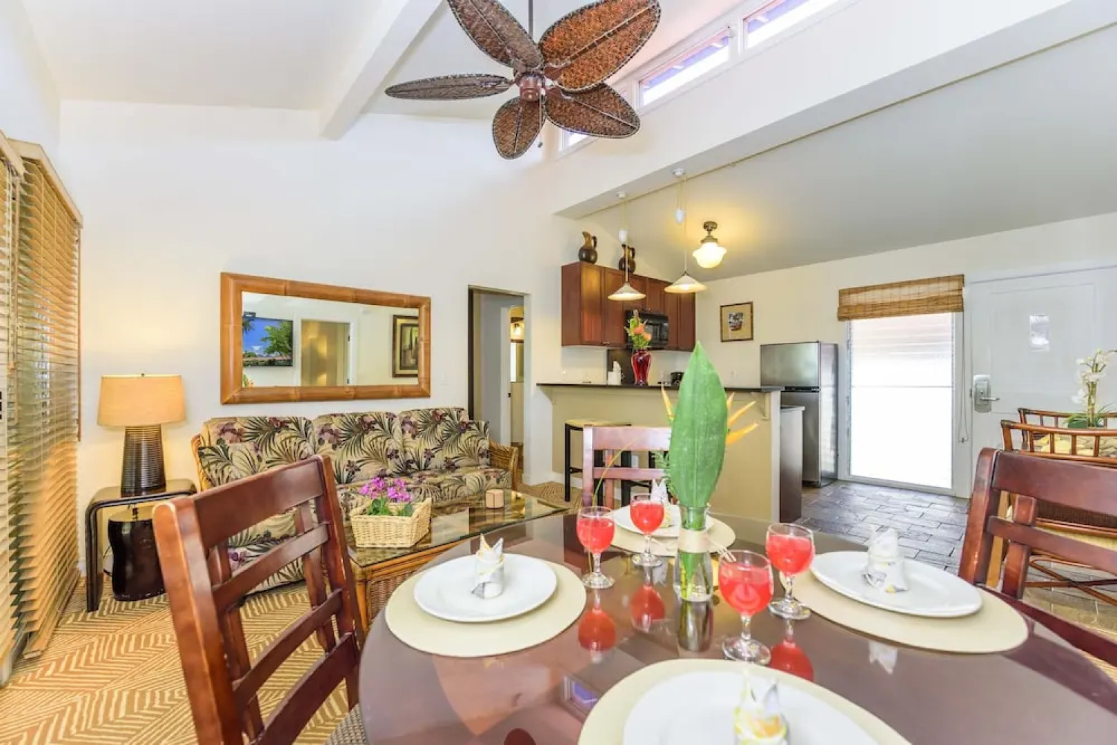 Aina Nalu D202 2 Bedroom Condo by Redawning