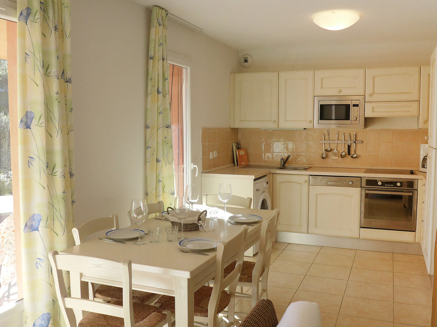 Holiday Home Le Mas d'Esquières