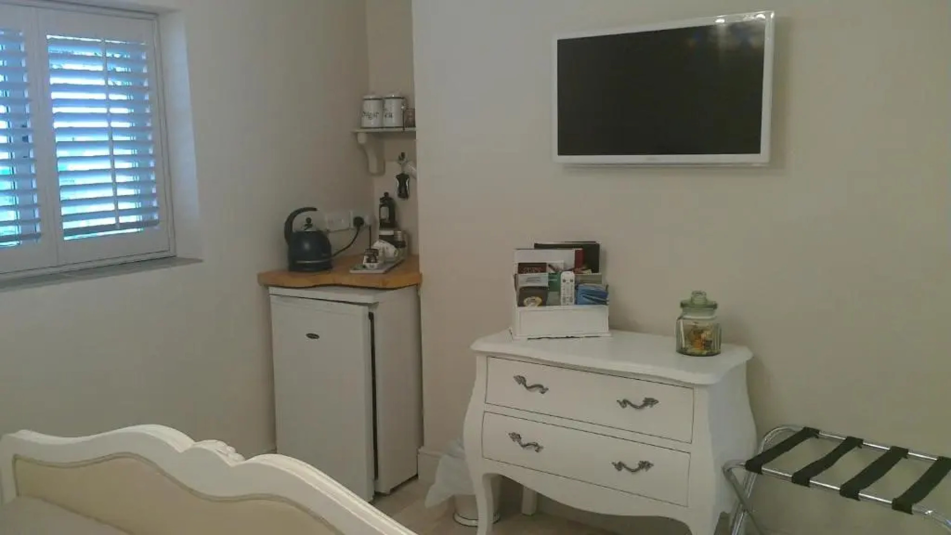 Whispering Cottages Bed and Breakfast