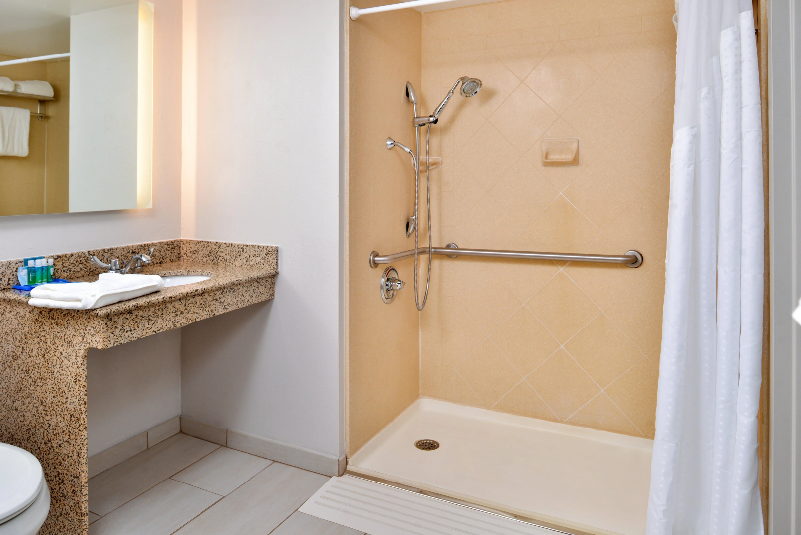 Holiday Inn Express & Suites Buffalo Downtown - Medical CTR by IHG