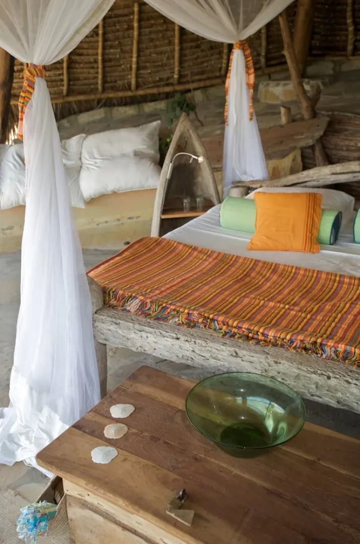 H12 Delta Dunes Lodge