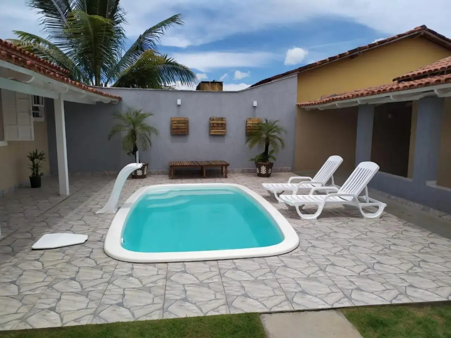 CASA COM PISCINA no CENTRO