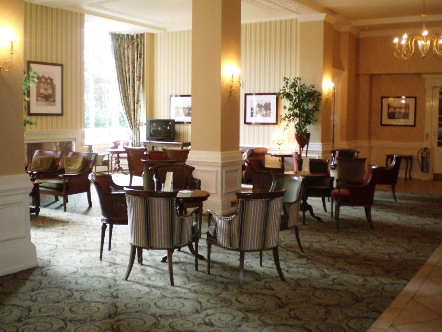 Cairn Hotel