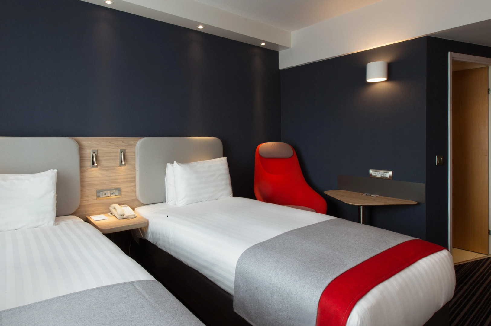 Holiday Inn Express Geneva Airport by IHG