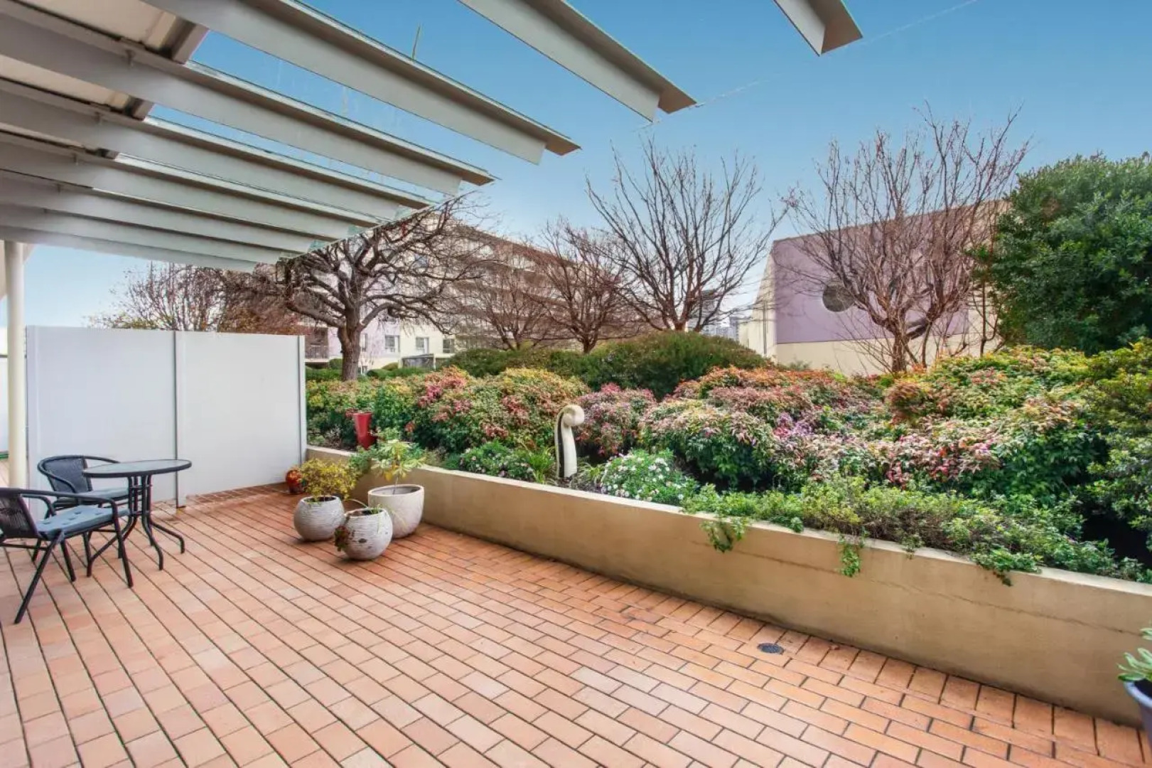 Spacious & High in the Skyplaza - 1bd 1bth Apt