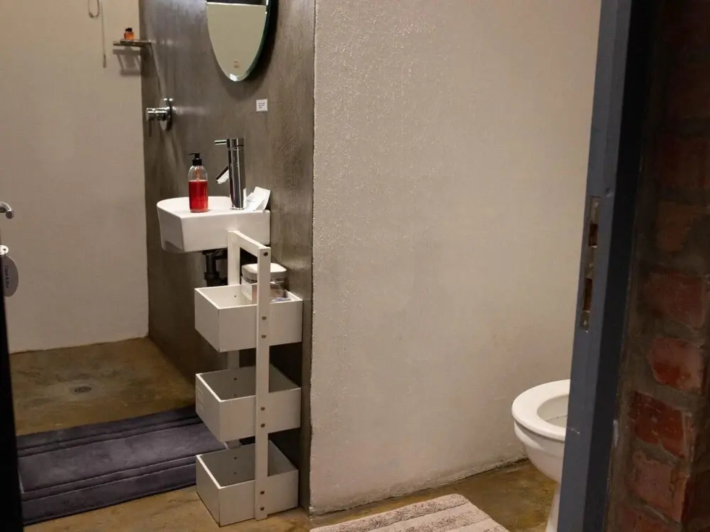 Stay at Friends (Guest house)