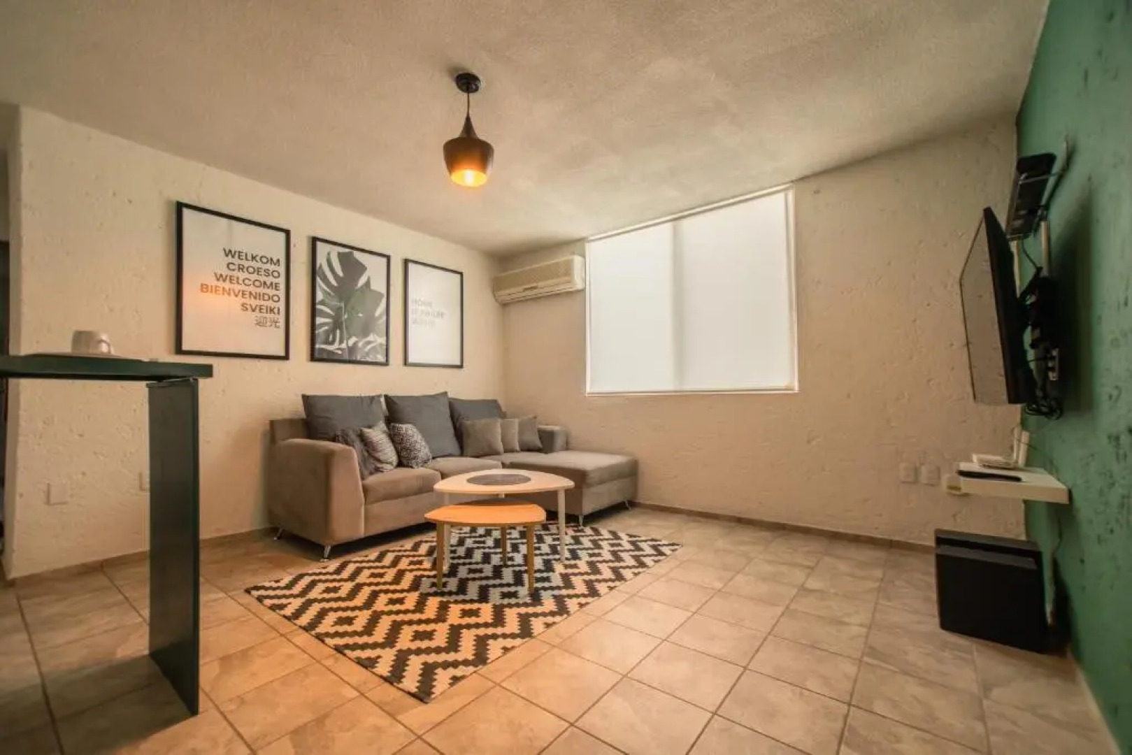 Depto. Hangar 4 col. Unidad Nacional Plaza Jalisco.