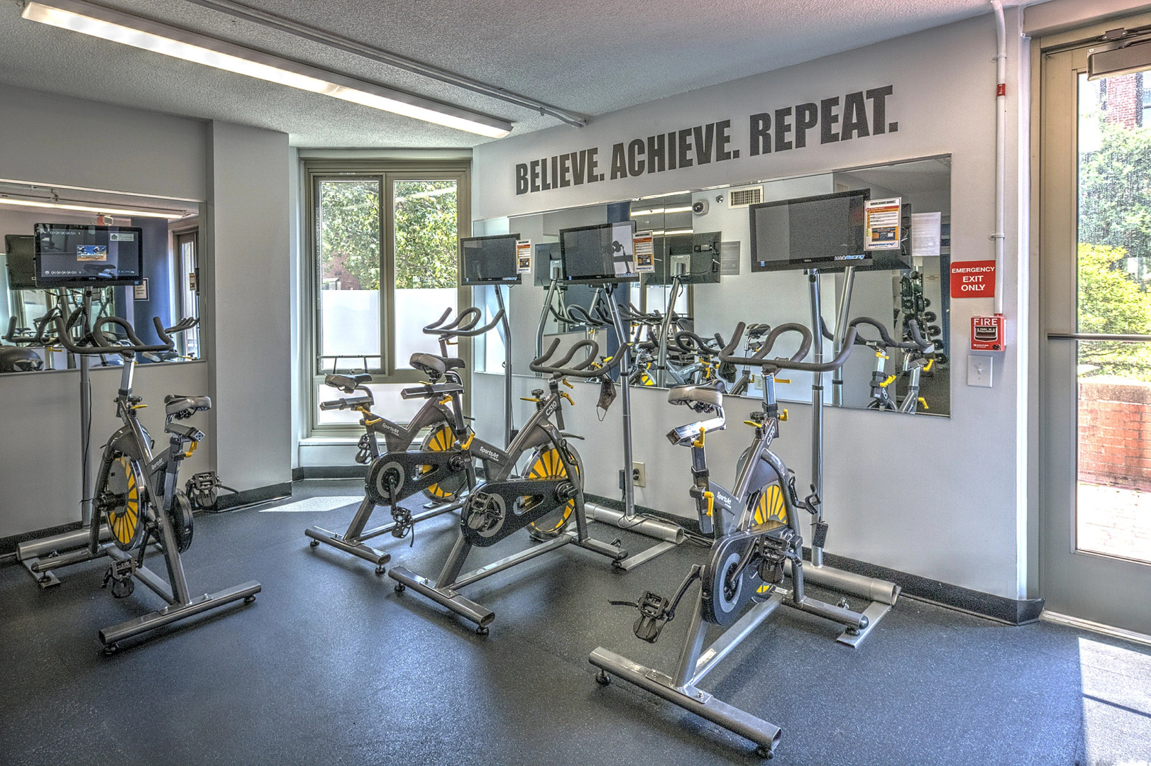 Outstanding 2 Bed Apt in Heart of Back Bay!