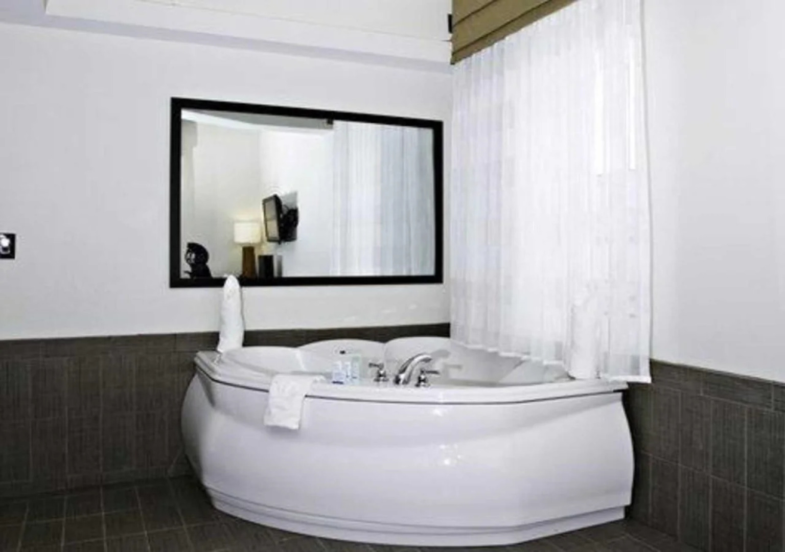 Sleep Inn & Suites Downtown Inner Harbor