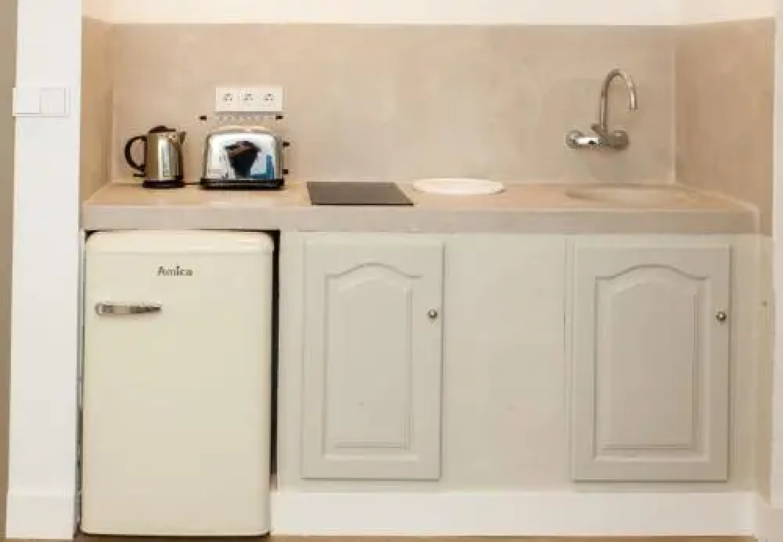 La Casa Amarilla Rooms & Suites