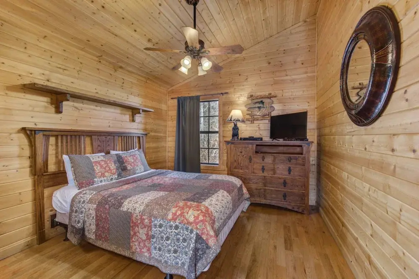 Woodland Wonder w/ Hot Tub and Pool Table!