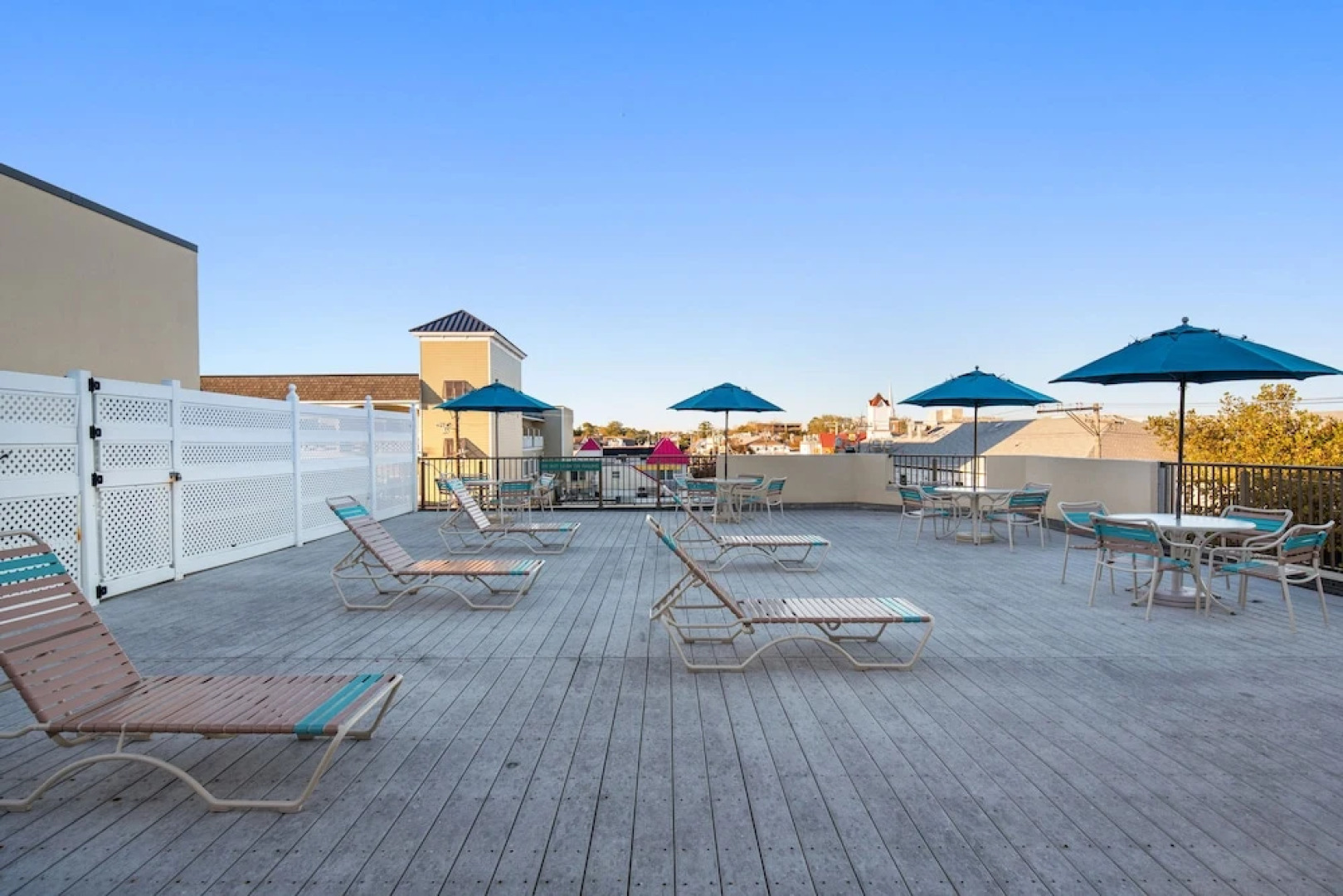 Brighton Suites Hotel