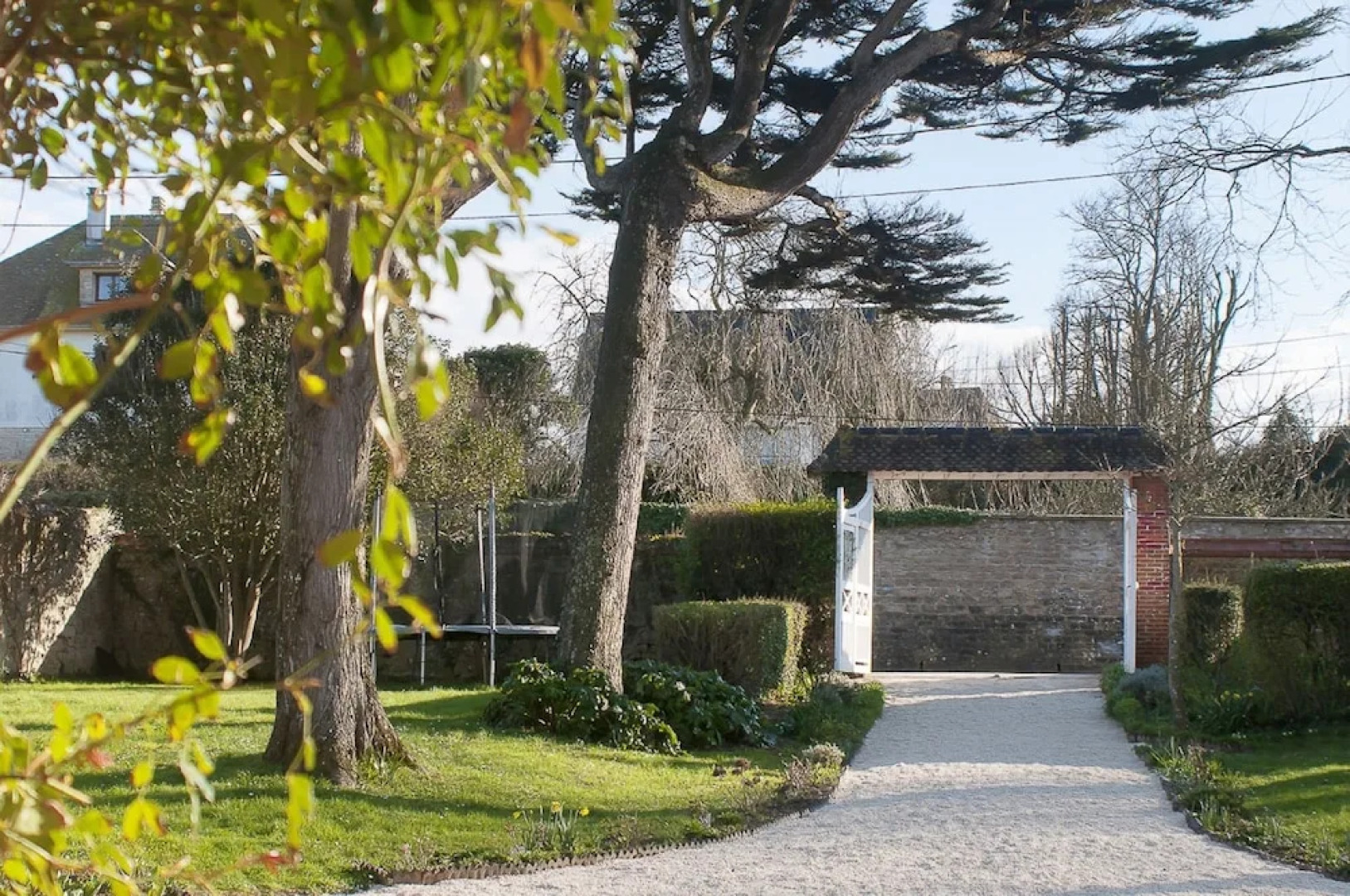 House With 8 Bedrooms in Grandcamp-maisy, With Wonderful sea View, Fur