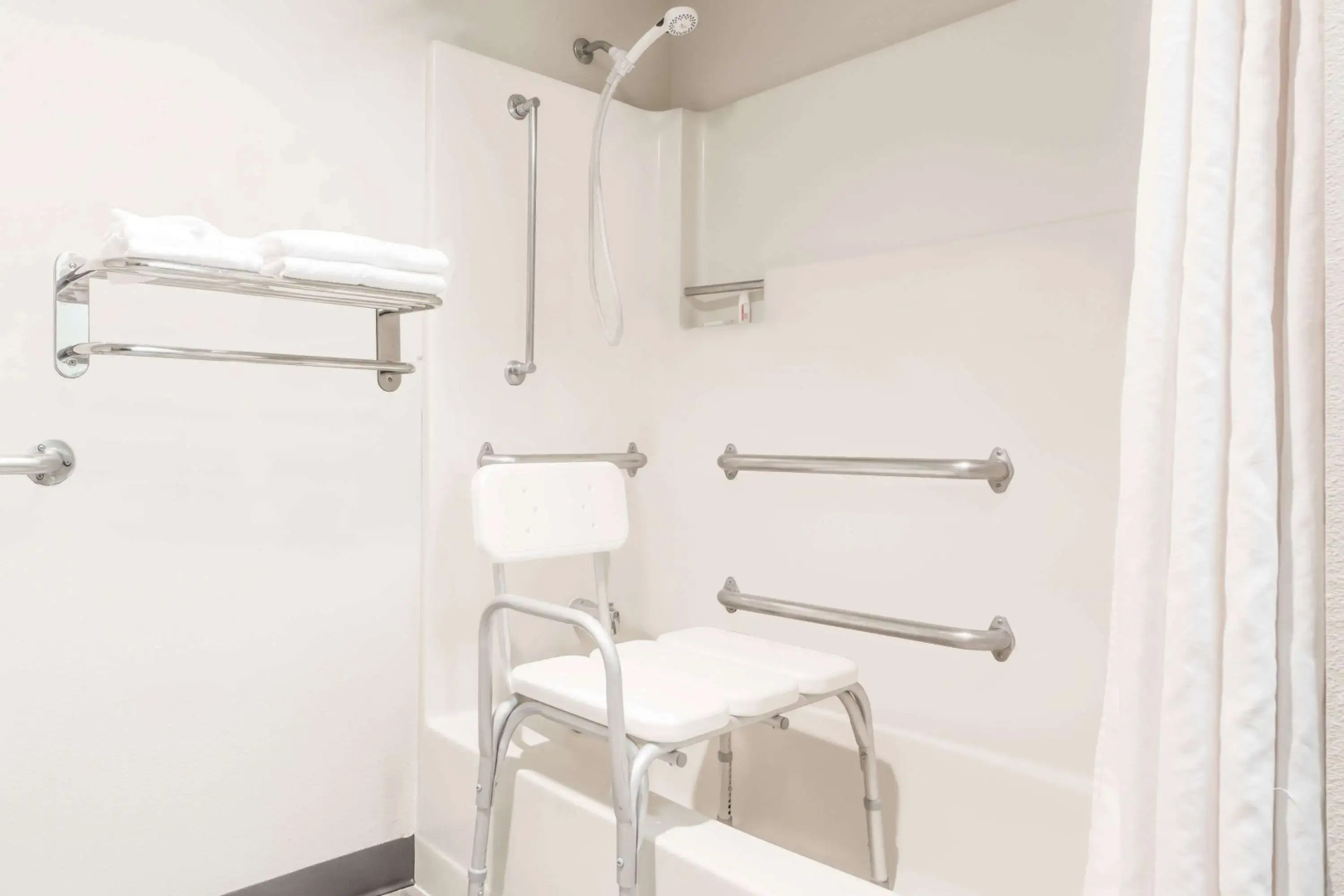 Super 8 by Wyndham LaGrande