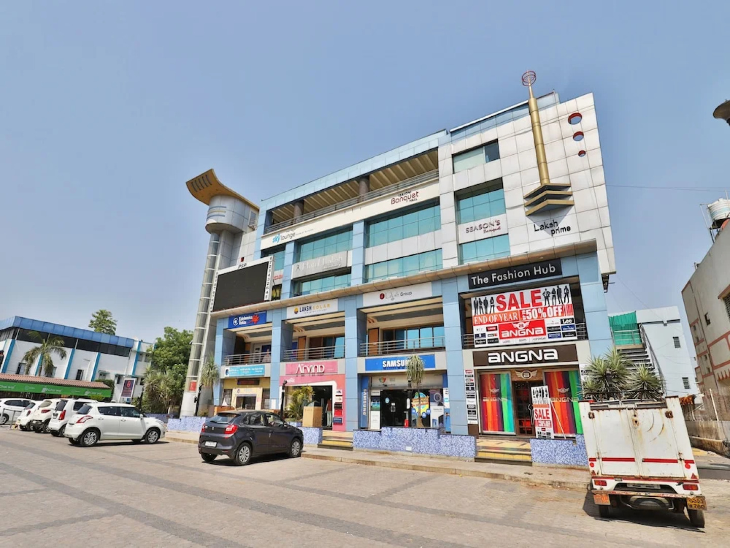 OYO 13372 Hotel Laksh Residency