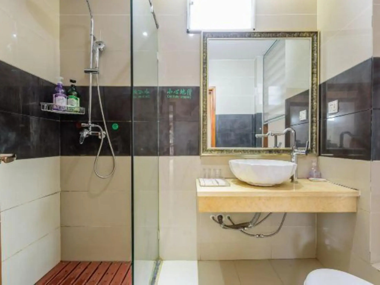 Pu'er Plum Lakeside Hotel