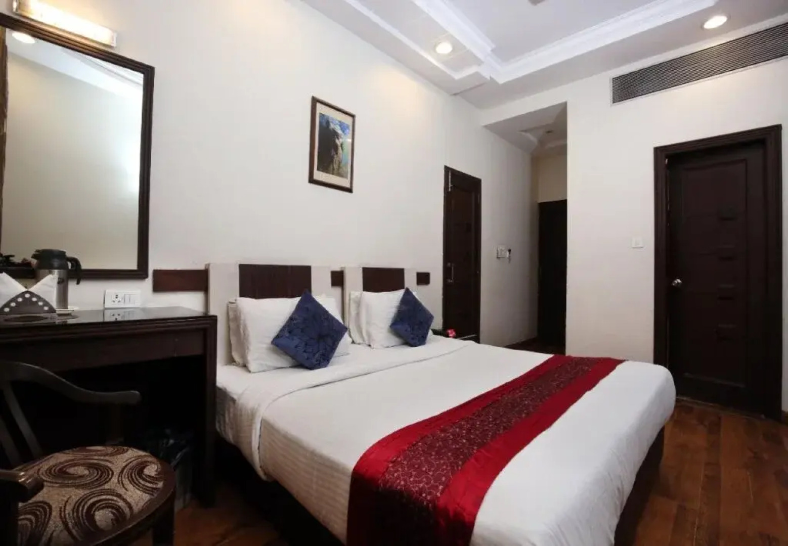 OYO Flagship 113 Golden Temple Road