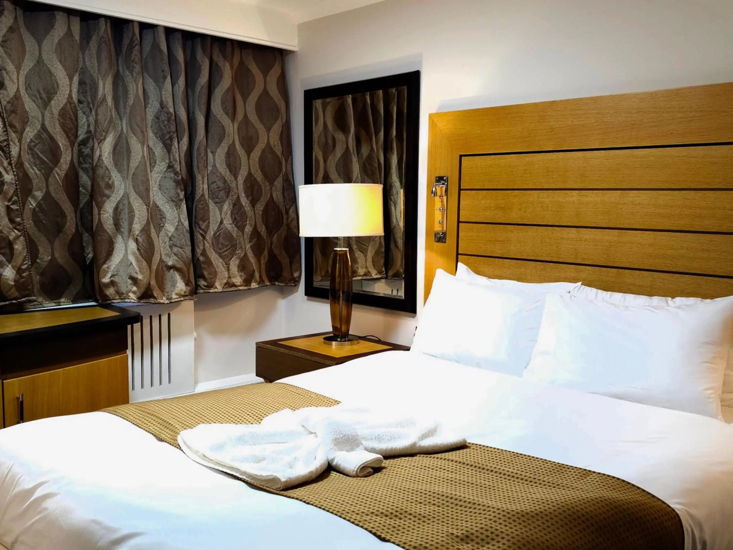 OYO Crown Hotel Stone