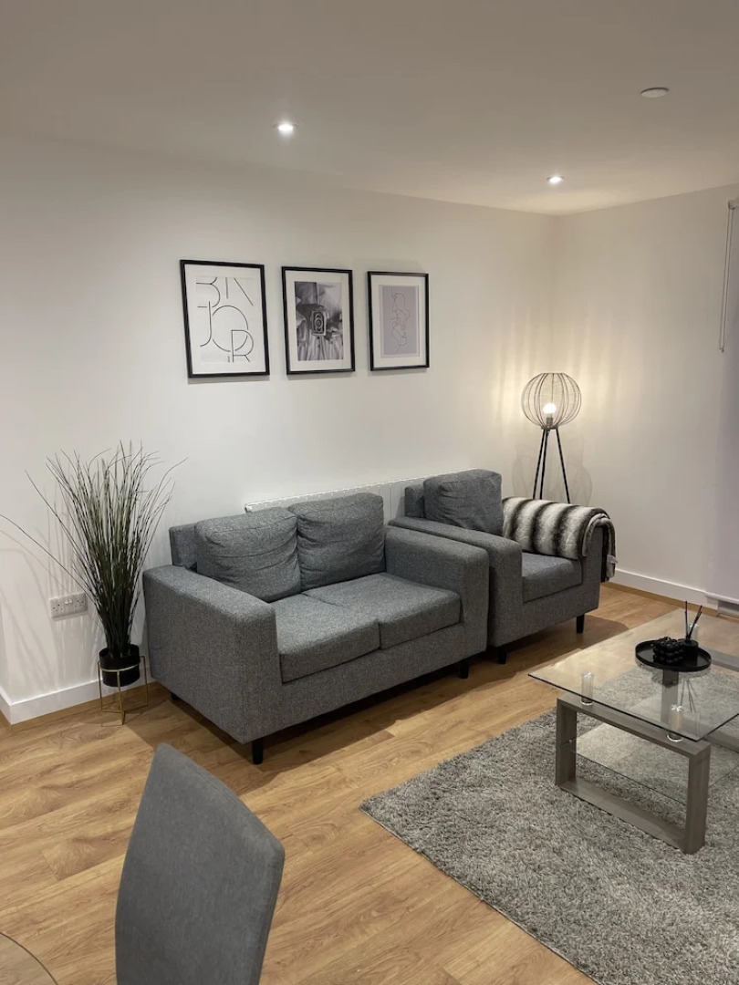 Spacious 2-bed Apartment in Whyteleafe