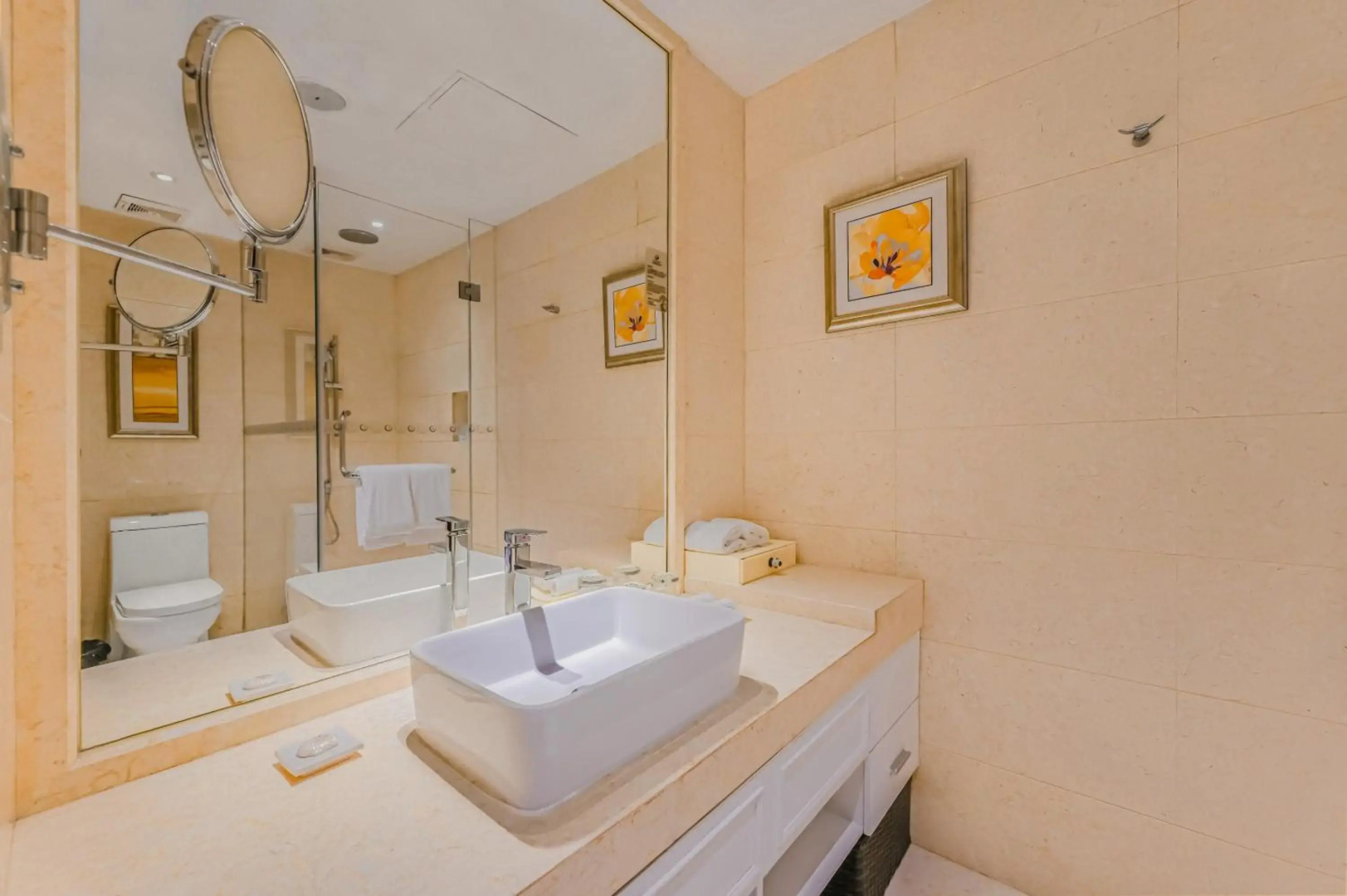 Lia Charlton Hotel Shenzhen