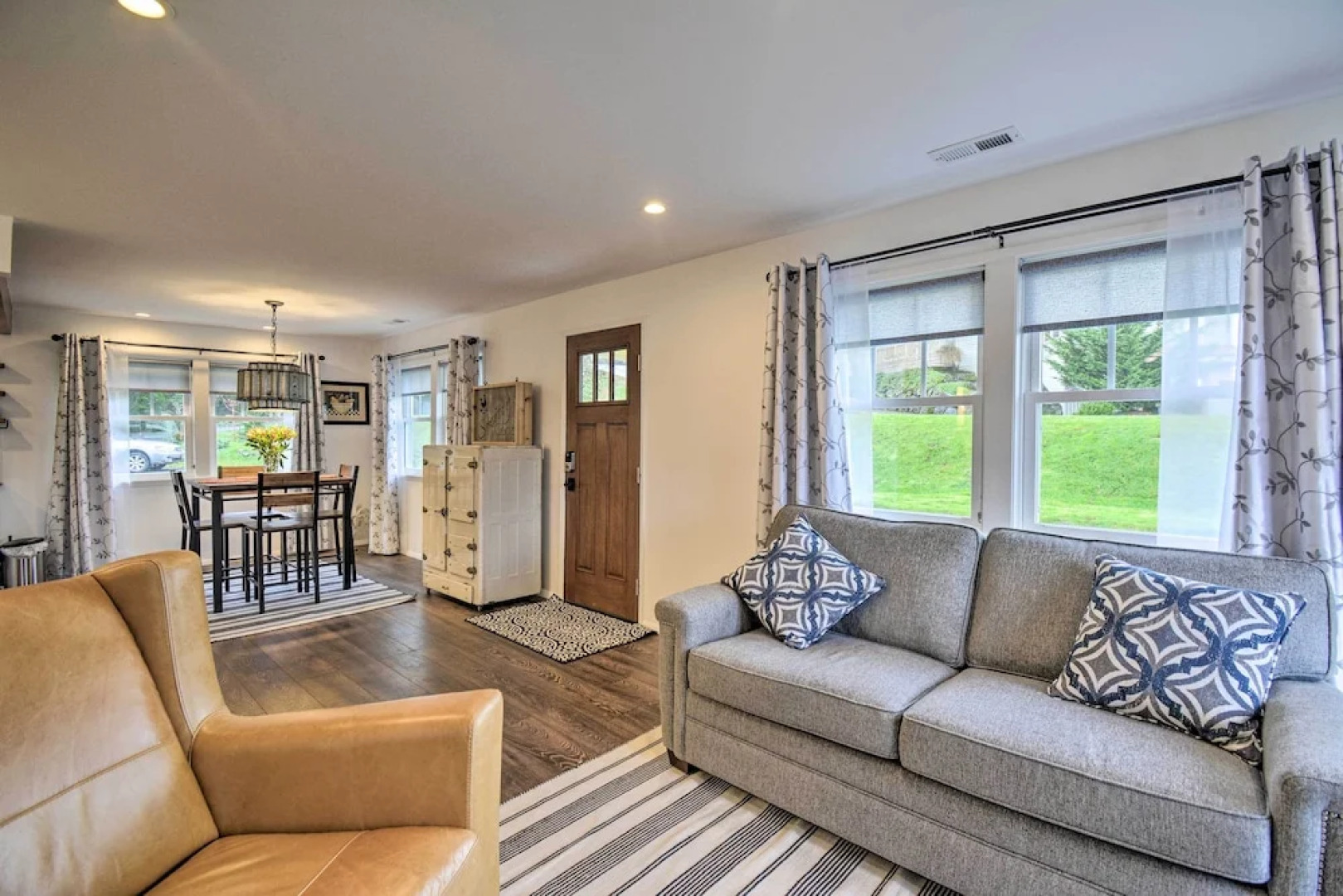 Updated Port Orchard Home, Walk to Waterfront