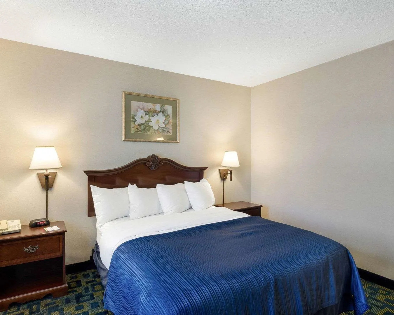 Residences at Solomon Pond