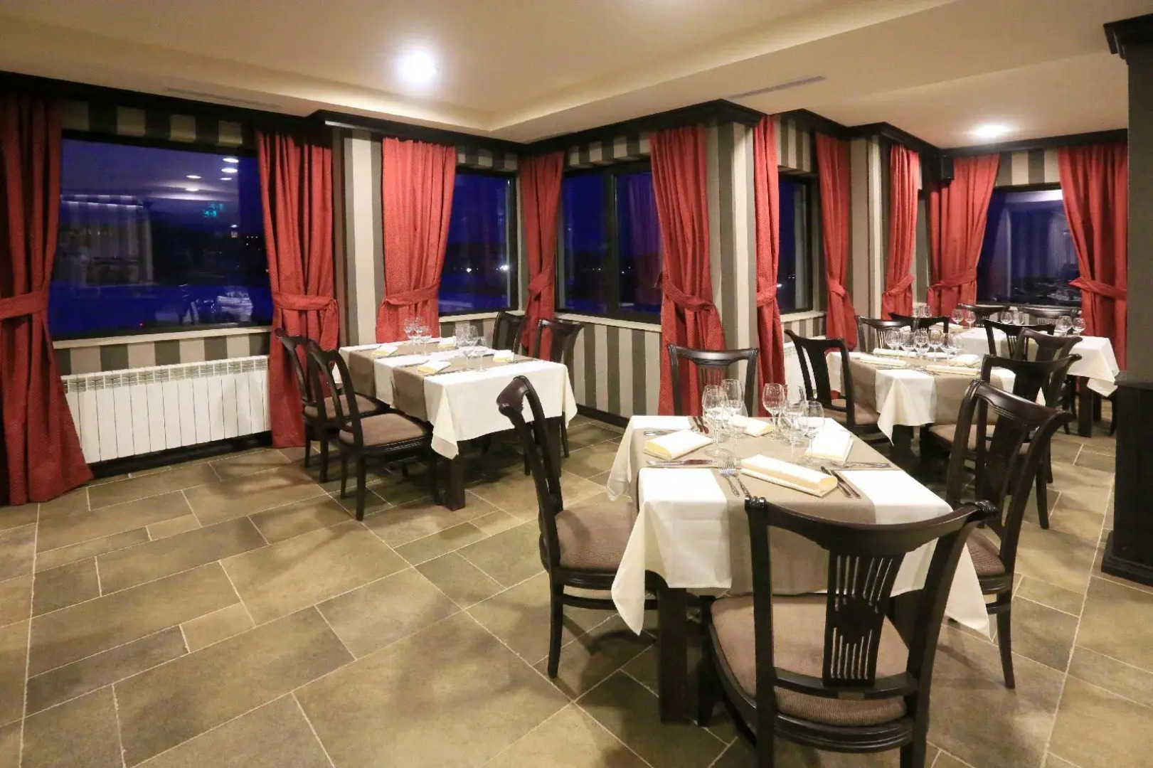 Royal Park Hotel and Apartments