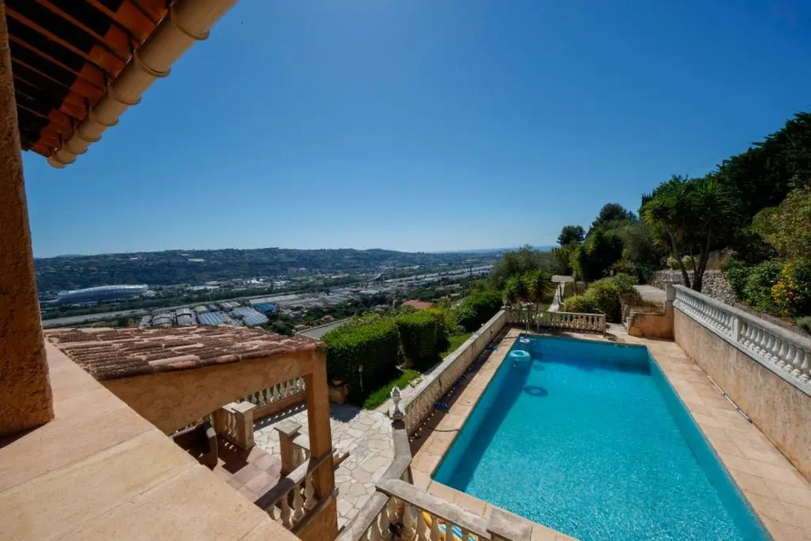 06T - Spacious villa with sea view- pool - jacuzzi-sauna