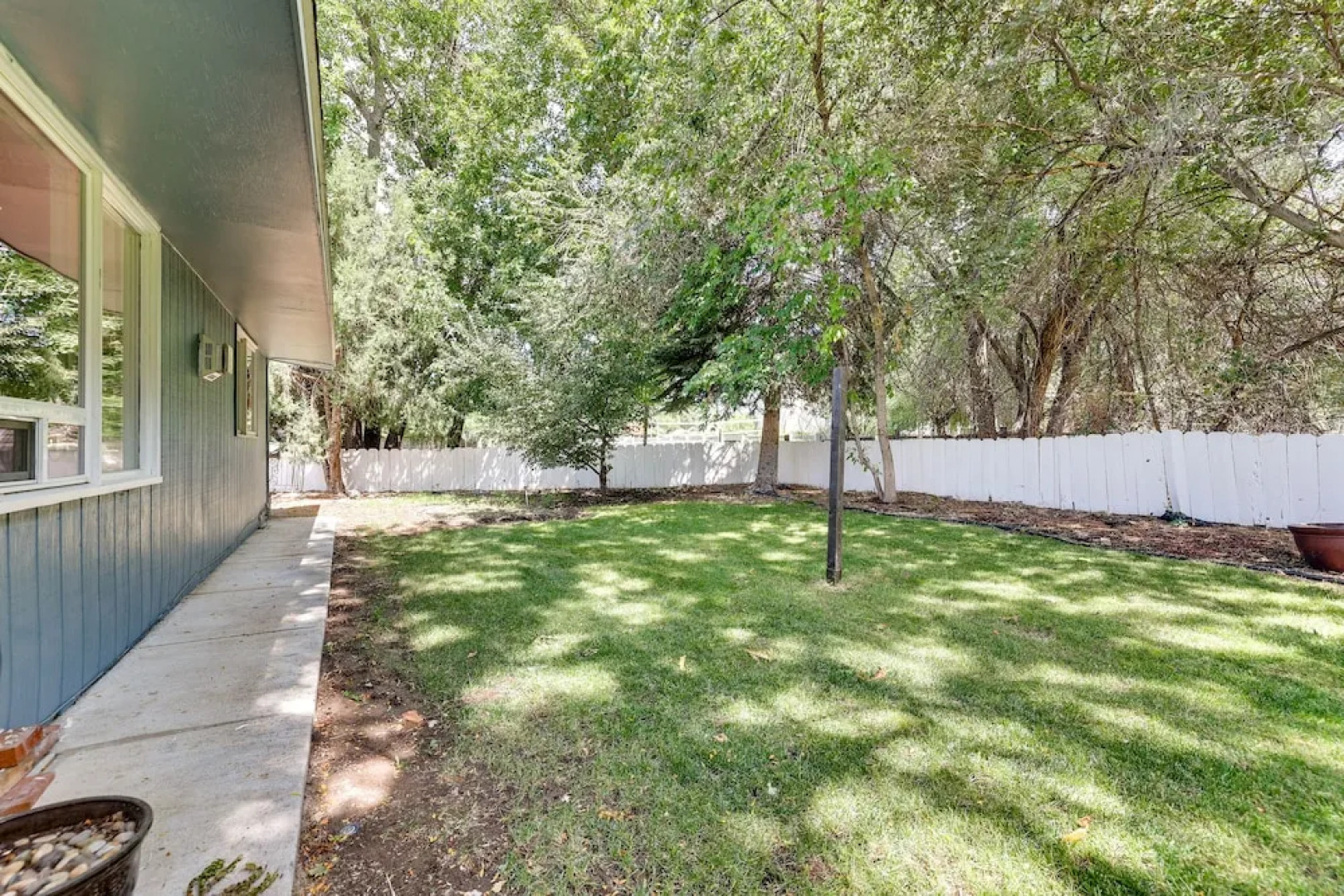 Twin Falls Vacation Rental w/ Yard < 3 Mi to Town!