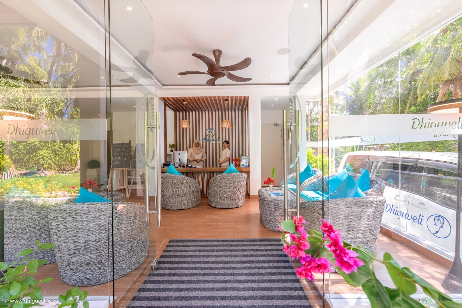 Отель Dhiguveli Maldives