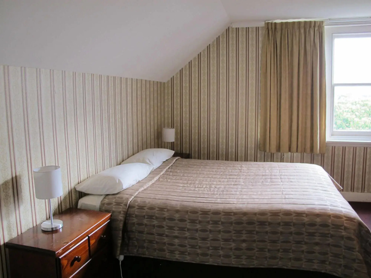 Riverfront Motel & Restaurant