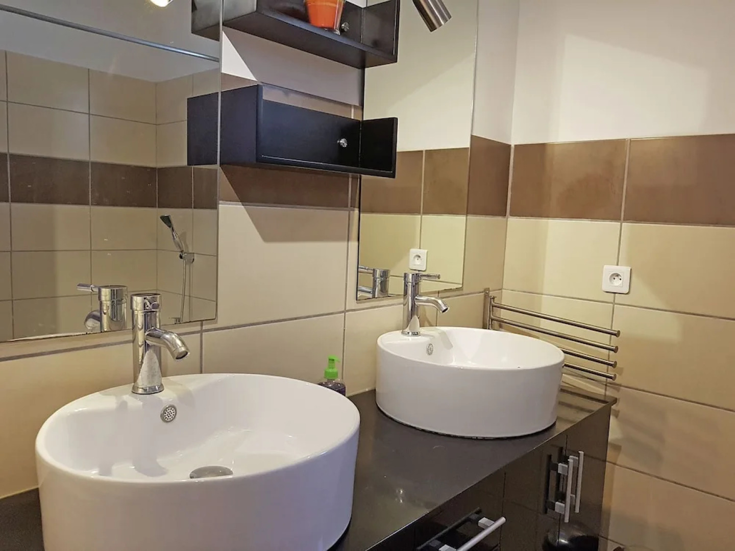 Pleasant Villa in Lirac With Private Swimming Pool