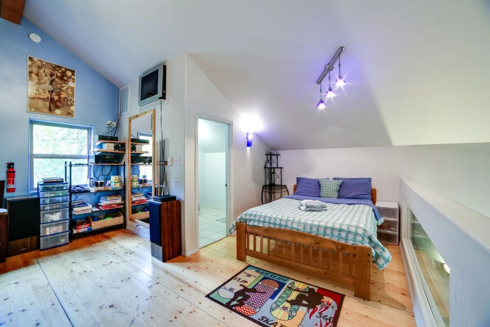 Mt. Baker Lodging Cabin 40 – Pool Table, Sleeps 11! by MBL