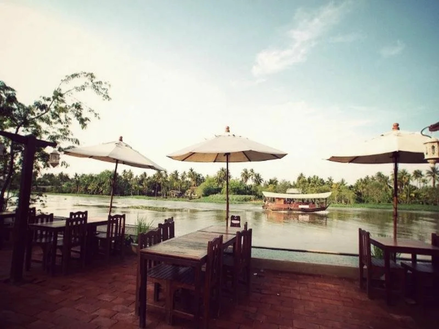 Parn Dhevi Riverside Resort & Spa