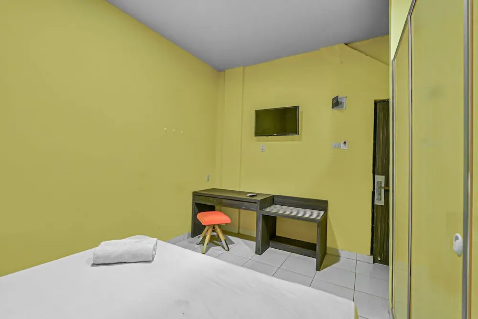 OYO 90259 Apollo Inn