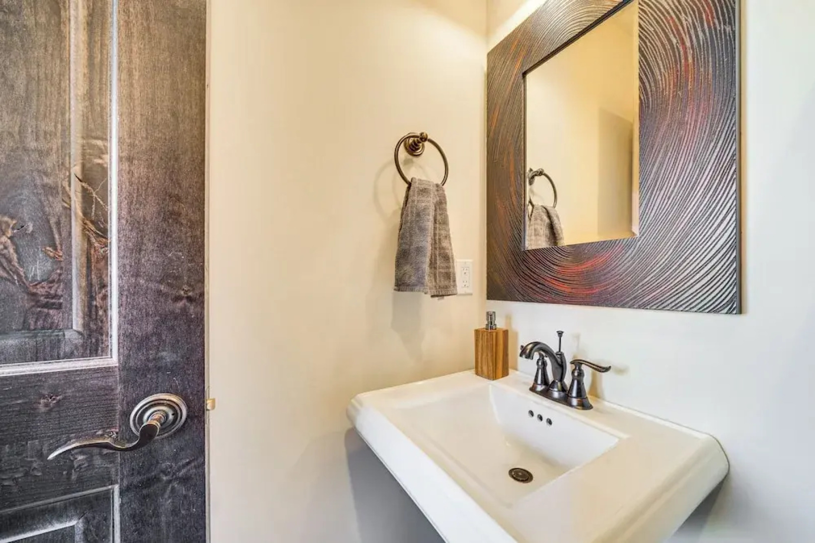 8 Mi to Keystone Resort: Mtn-view Townhome