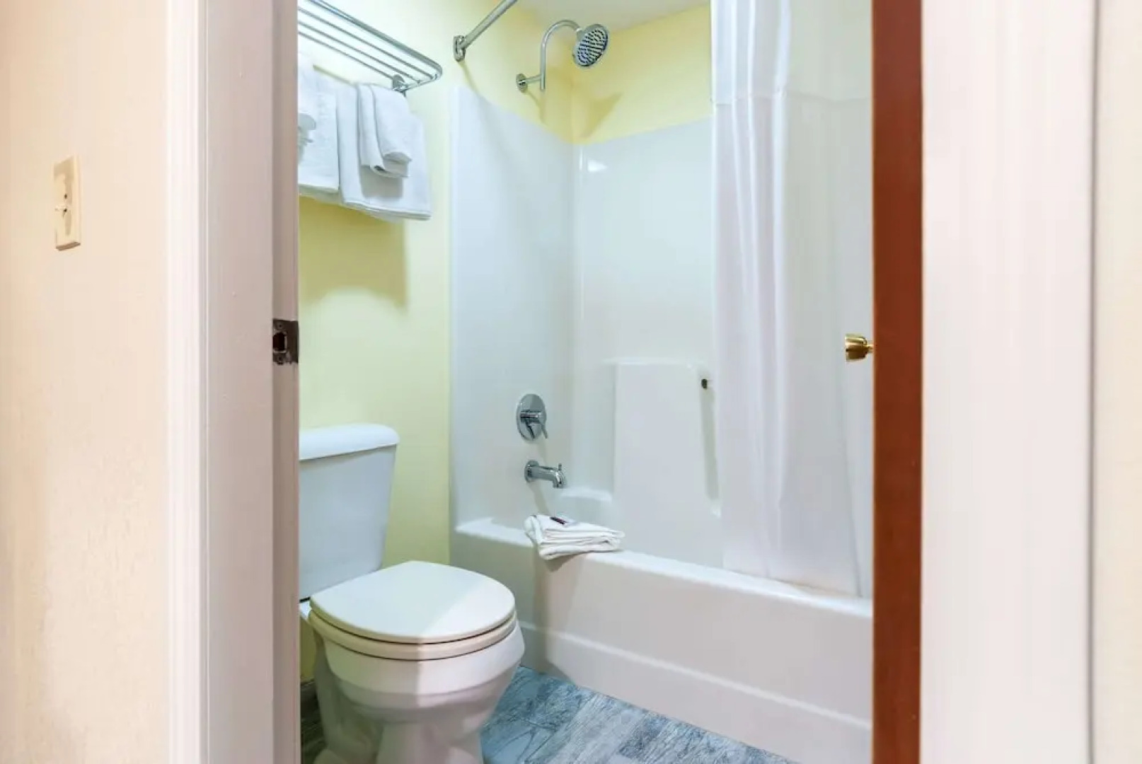 White Lake Inn & Tavern